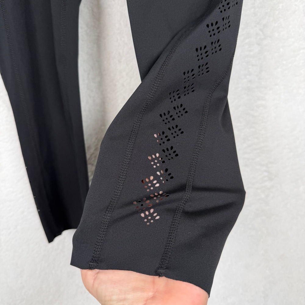 Tangerine Leggings Women Medium Black Active Laser Cut Perforated Side Pockets - Picture 7 of 10